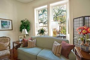 Wilkes Pied-a-terre by Lucky Savannah