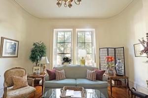 Wilkes Pied-a-terre by Lucky Savannah