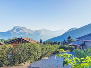Holiday Home Les Chalets de La Combe by Interhome
