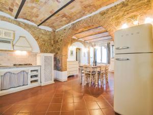 Apartment Torrenieri by Interhome