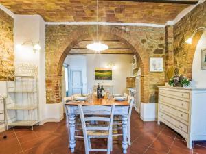 Apartment Torrenieri by Interhome