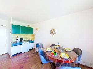 Studio Les Aigues Marines-75 by Interhome