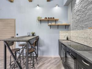 Apartment Carlsbad Suites-2 by Interhome