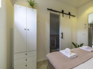 Apartment Appartement Bed by Al by Interhome