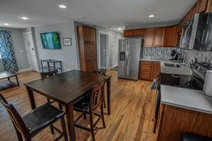 3 bed home with huge yard near Hidden Lake