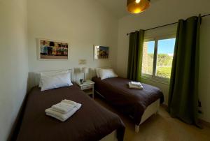 Villa with 5 bedrooms & 4 bathrooms - private heated pool