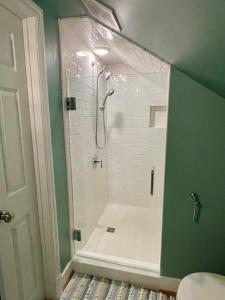 Altavista House - Renovated, Charming, & Walkable