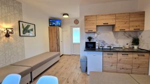 Stela Štúdio areál Vadaš