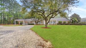 Tranquil 1 BR Studio in Grand Bay - Oak & Fountain