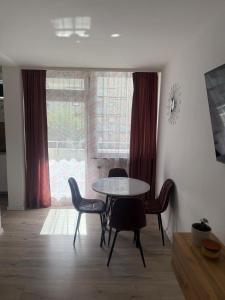 Apartment AS mit Balkon - 3hvězdičkové hotely ve městě Augsburg