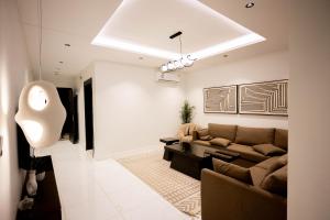 شقة فاخرة ومريحة قرب المطار ومول العرب