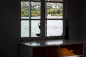 Riverside Retreat on the Teign Estuary