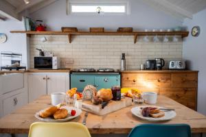 Riverside Retreat on the Teign Estuary