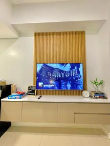 Central Cozy Suite at 38 Park Avenue, Cebu IT Park with Pool & Gym Access, and Netflix-Ready