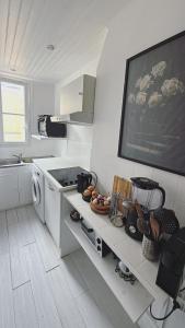 Parisian Charm with Eiffel View 2min from Eiffel Tower Gardens