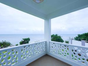 Luxury Beachfront apartment at Baobab Waves
