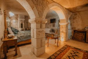 Serenus Cave Suites