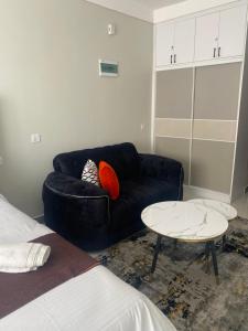 Candisi homes, studio 23 minutes to JKIA