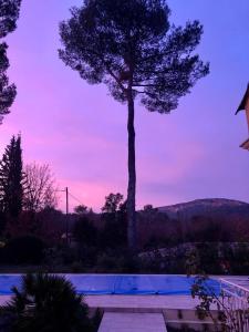 Charmante Villa avec piscine chauffée et terrain de pétanque