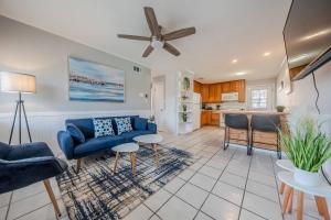 *Modern BlueOkaloosa Island w 30 boat slip*