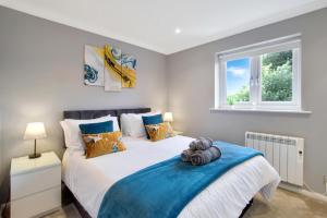 Spotless Two-Bedroom Home with Garden and Parking