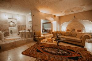 Serenus Cave Suites