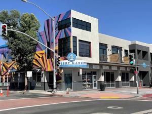 Pacific Paradise 10 Min from Disneyland With Pool & GYM