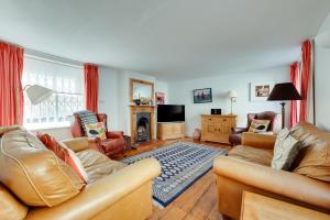 3 Bed in Southwold oc-aanels