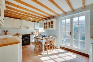 3 Bed in Southwold oc-aanels