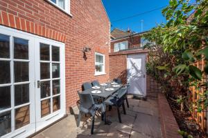 3 Bed in Southwold oc-aanels