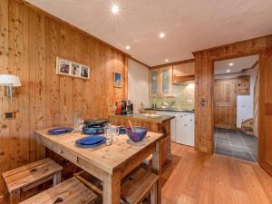 Appartement Duplex Intimiste avec Wifi, Balcon et Proche Pistes à Val-dIsère - FR-1-694-135