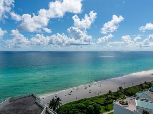 Lovely 2-Bedroom Oceanfront condo