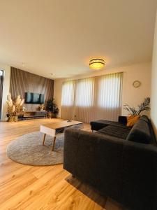 Luxury 2 bedroom apartment and garden