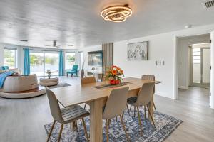 Sunset Views & Hot Tub: Lakefront Holiday Retreat!