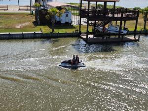 Seahorse Sea Fish Camp Sleeps 16