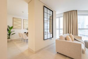 Groups and Families Paradise - 5 min from ADGM, Galleria, Cleveland, Beach, etc - Designers Choice - New Building - Heart of Al Reem