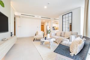 Groups and Families Paradise - 5 min from ADGM, Galleria, Cleveland, Beach, etc - Designers Choice - New Building - Heart of Al Reem