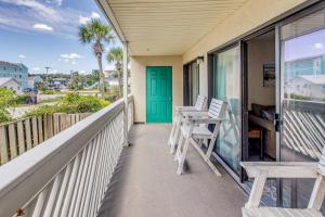 Direct Beach Access! Walkable Condo on Ocean Blvd