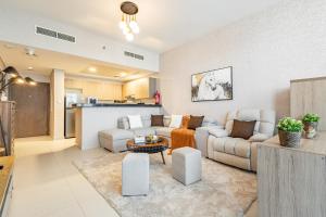 Amazing Rooftop Pool - Full Canal Views - 1 BDR - 5 min walk from Space42 Arena - Heart of Raha Beach