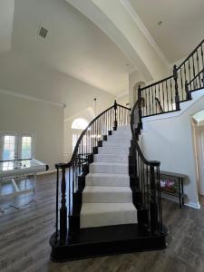 Lovejoy Serenity - Amazing pool, Games, Movie Room