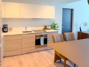 1BD Beachfront Escape Hollywood Beach