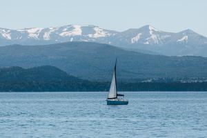 RentUp - Casa Nautica en Bariloche a orillas del Lago Nahuel Huapi