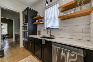 Large 4BR l 4BA Near Mercedes Benz & The Ga Congress