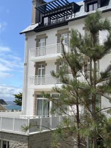 ROUZIC t4 Trebeurden piscine et vue mer