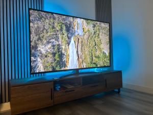 Littleton Manor Apartment near Southport free Parking Netflix Sky Ultimate