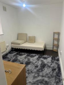 Don Jackson London Apartment