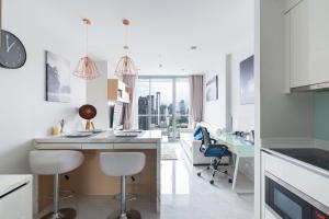 The Pinnacle Sukhumvit 11 by LeFoyer