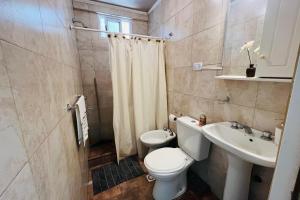 HOSPEDAJE " Doña Ana" a 15 minutos del Aeropuerto Internacional de Ezeiza con Parking Gratis