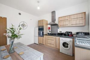 Stonehouse Deluxe Free Parking Plymouth