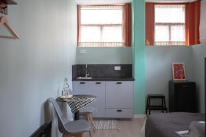 Bright and Cozy Mozart A Studio - Explore Central London